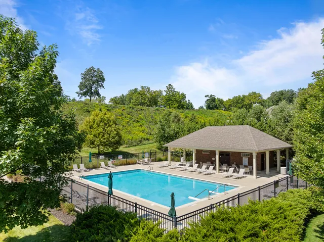 $995,000 | 112 Lake Vista Circle, Fontana, WI 53125