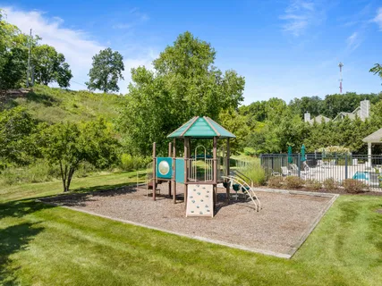 $995,000 | 112 Lake Vista Circle, Fontana, WI 53125