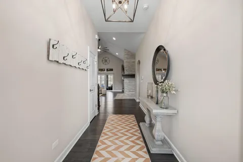 $995,000 | 112 Lake Vista Circle, Fontana, WI 53125