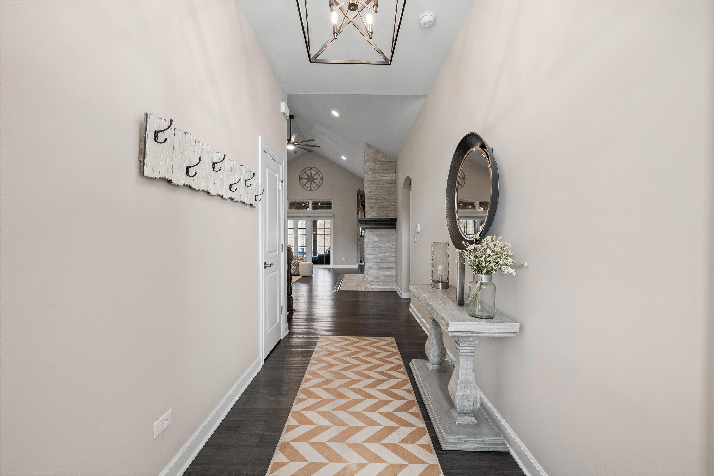 112 Lake Vista Circle Fontana, WI 53125 - Photo 3 of 48 Entry Foyer