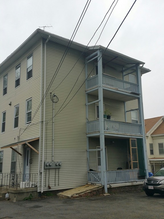 38 Russell Street Worcester, MA 01609 - Photo 2 of 25 Gallery Image 2