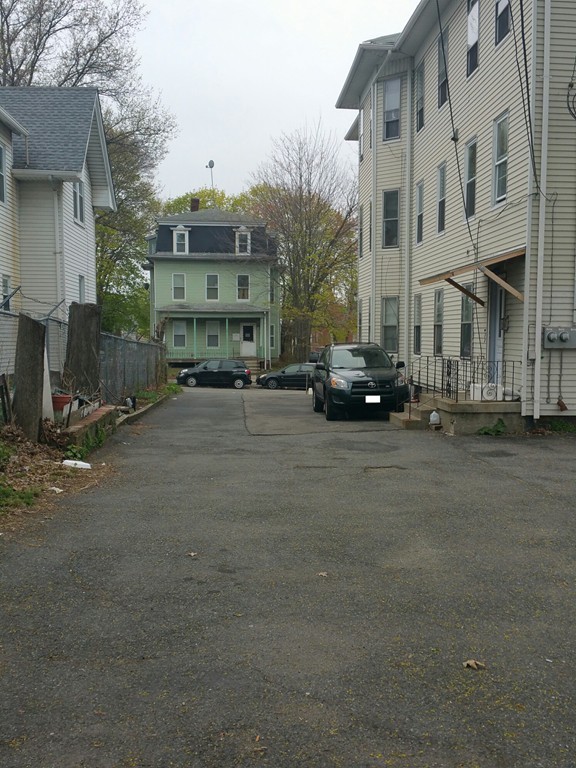 38 Russell Street Worcester, MA 01609 - Photo 3 of 25 Gallery Image 3