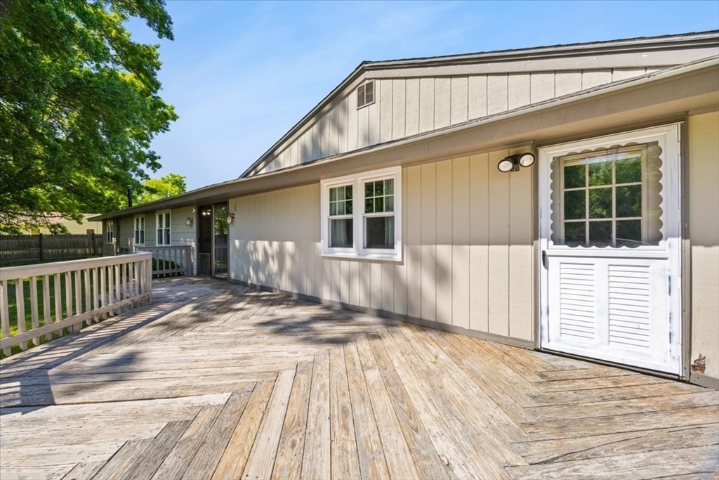 27 Nadine Road Brockton, MA 02302 - Photo 6 of 42