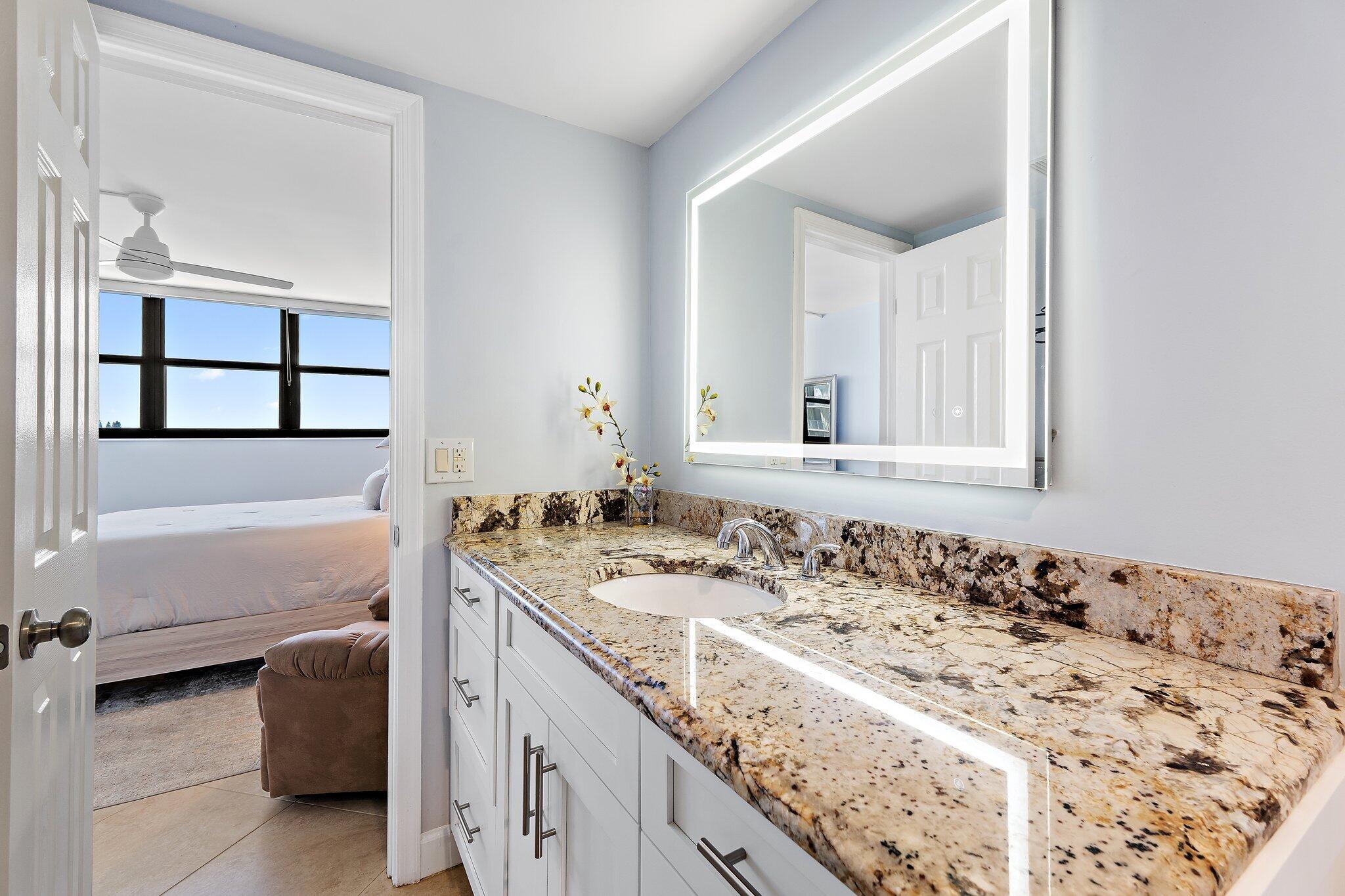 336 Golfview Road, Unit 619 North Palm Beach, FL 33408 - Photo 19 of 55 Second Bathroom