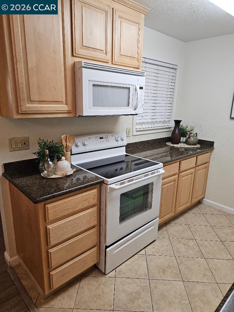 1505 Kirker Pass Road, Unit 102 Concord, CA 94521 - Photo 3 of 13 Gallery Image 3