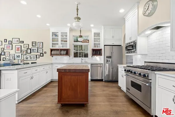 $13,700 | 537 North June Street, Los Angeles, CA 90004