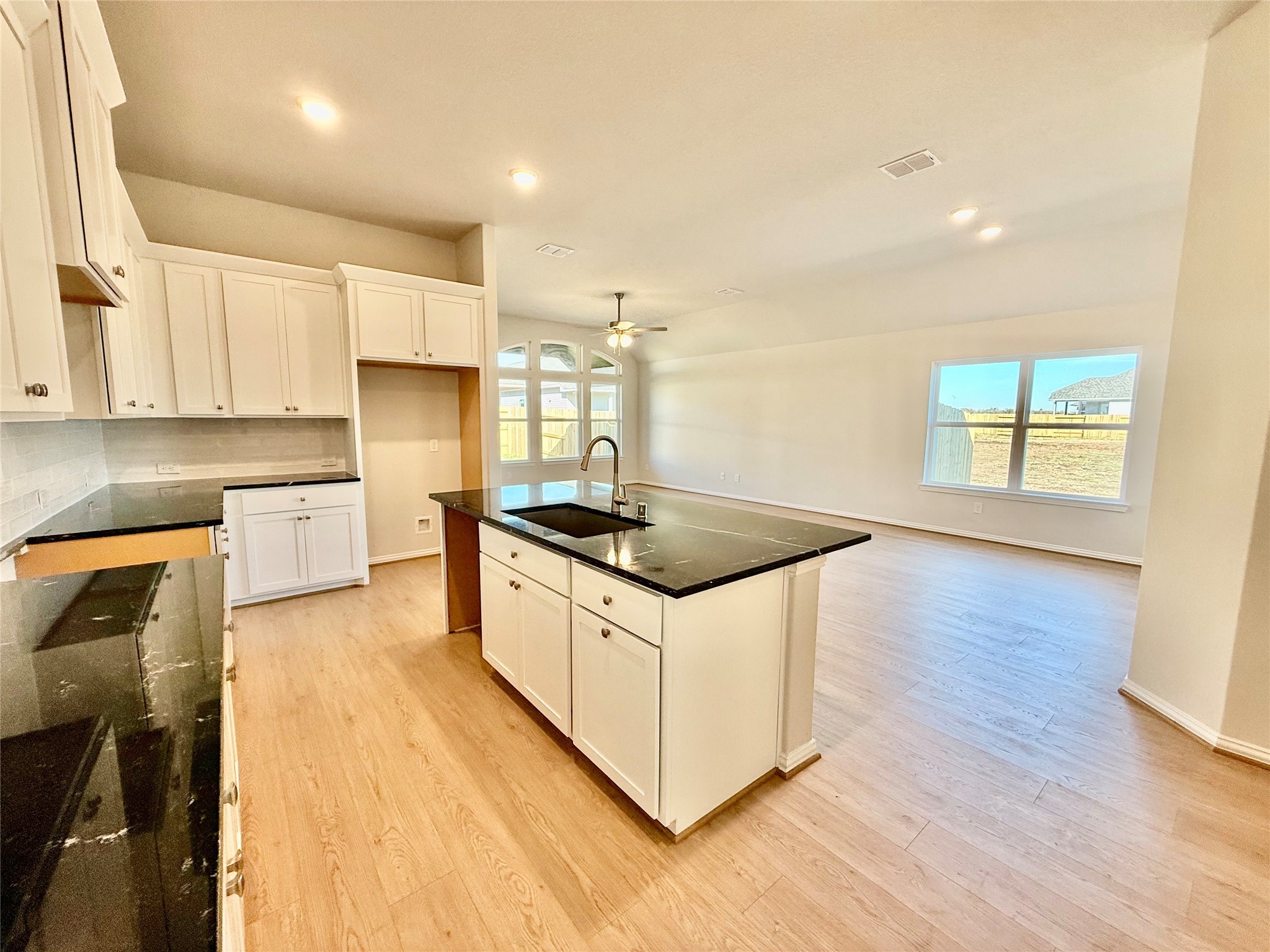 811 Evergreen Frst Lane Rosharon, TX 77583 - Photo 9 of 18