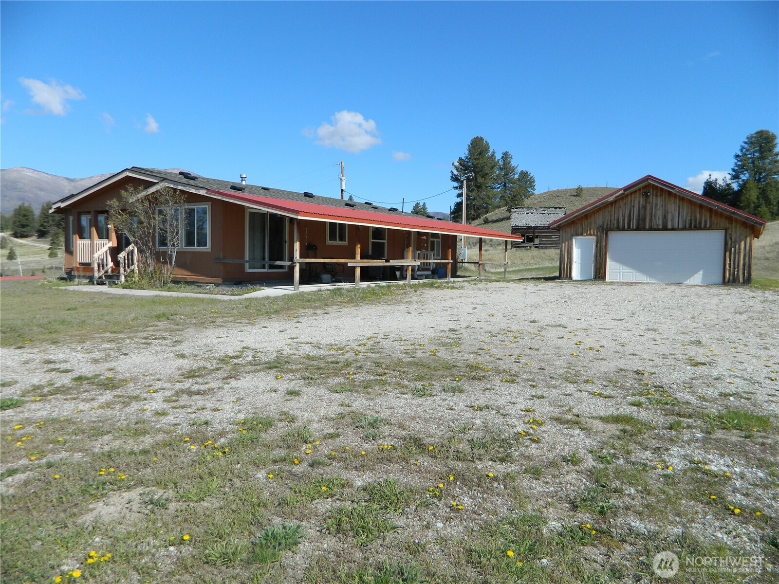100 Summer Tonasket, WA 98855 - Photo 2 of 30