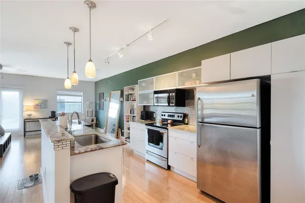 $225,000 | 1111 South Akard Street, Unit 303, Dallas, TX 75215