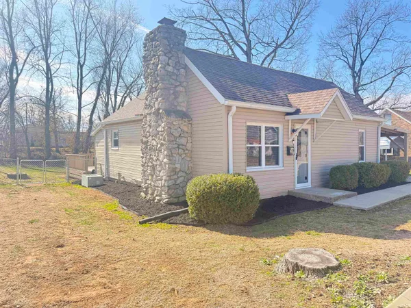 $209,000 | 321 East Poplar Street, Boonville, IN 47601