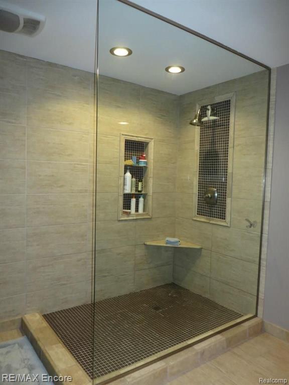 1015 Enfield Road Rochester Hills, MI 48307 - Photo 25 of 32