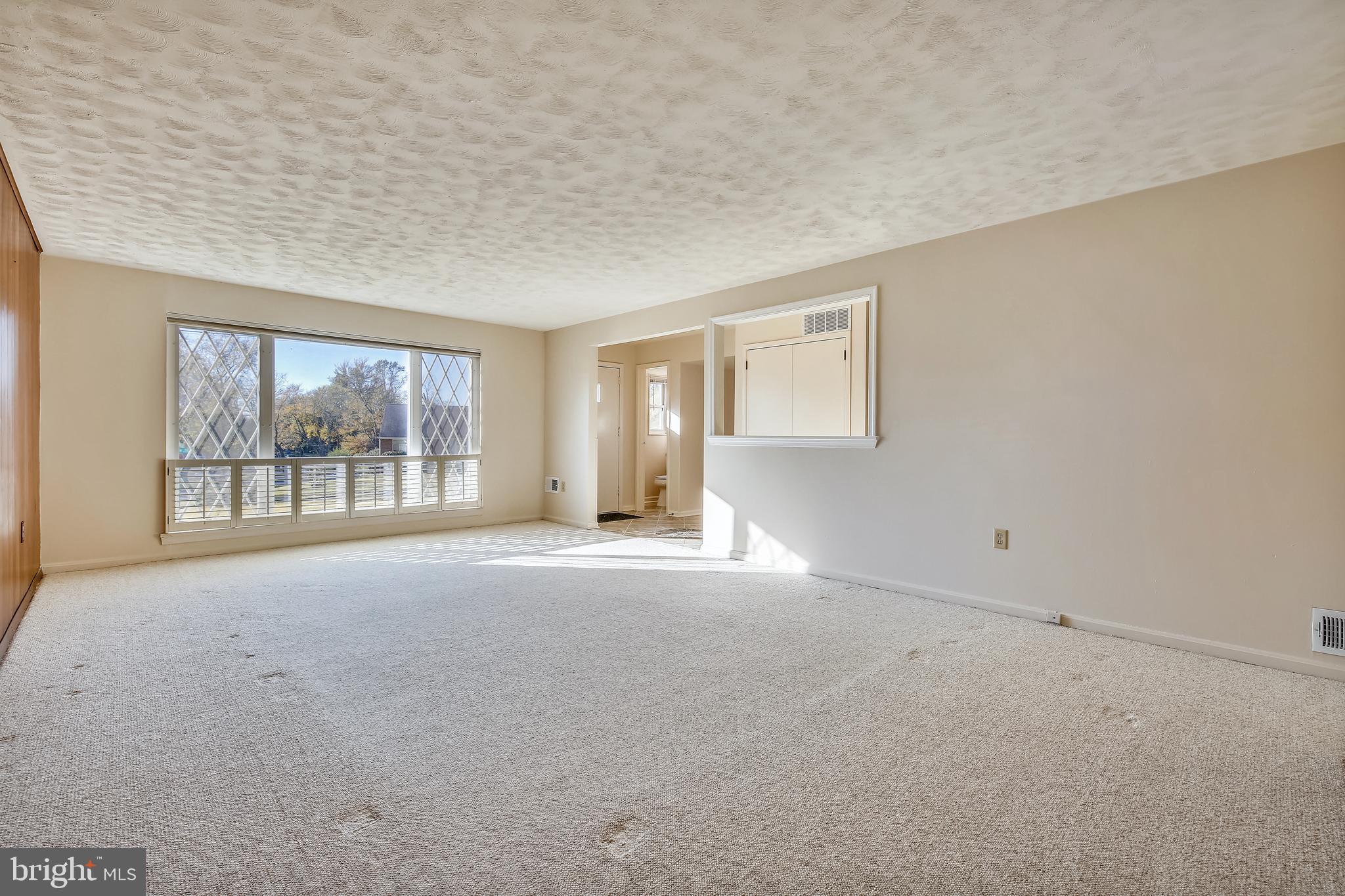 12901 Neola Road Silver Spring, MD 20906 - Photo 12 of 32 Living Room