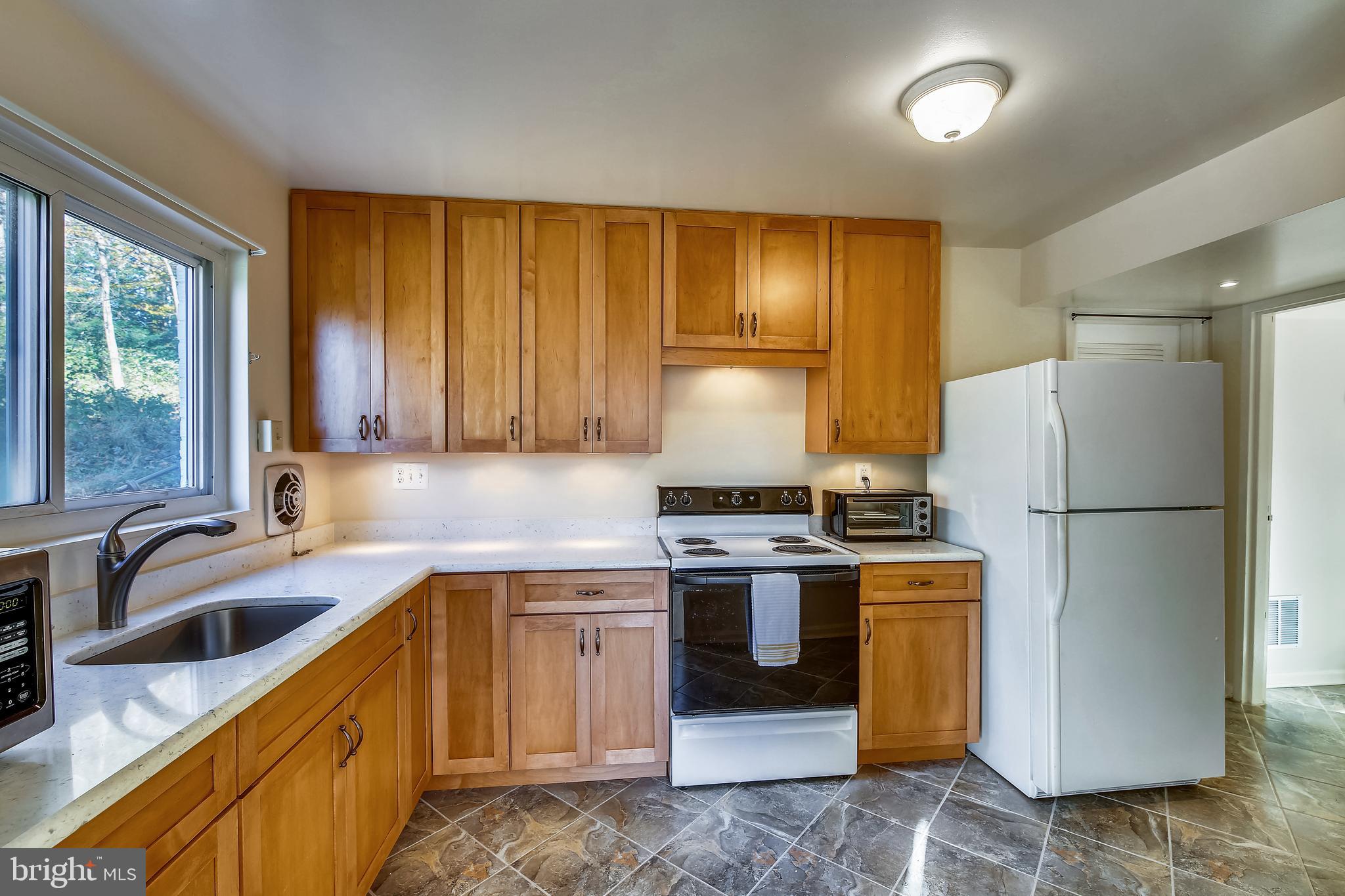 12901 Neola Road Silver Spring, MD 20906 - Photo 6 of 32 Kitchen
