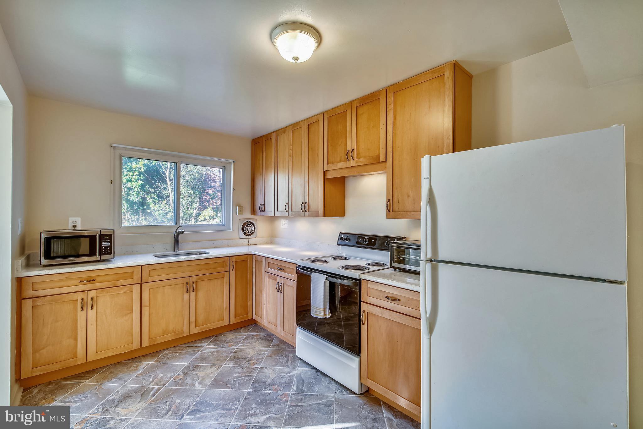 12901 Neola Road Silver Spring, MD 20906 - Photo 7 of 32 Kitchen