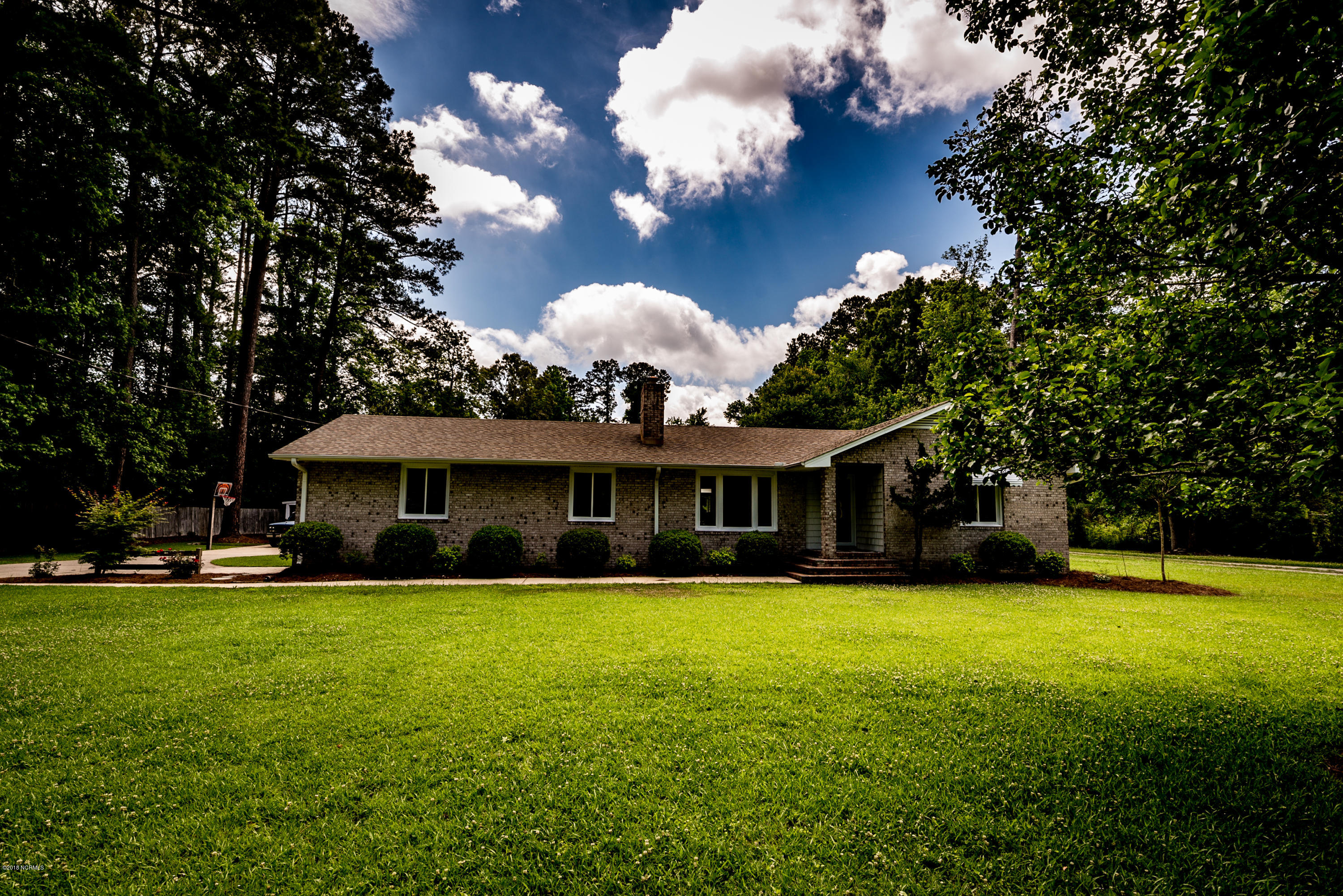 211 Fort Road