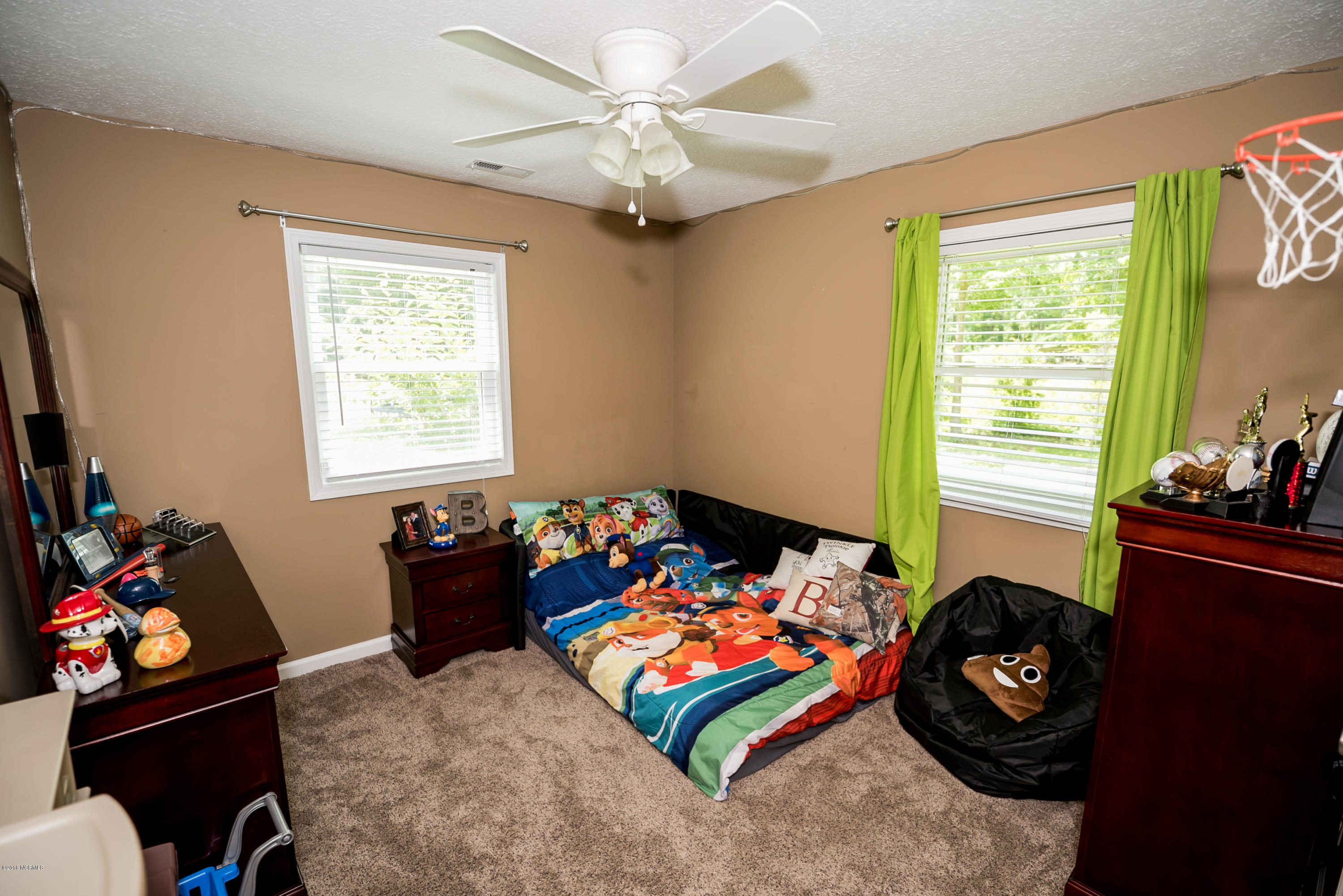211 Fort Road New Bern, NC 28560 - Photo 20 of 35 Gueat Room