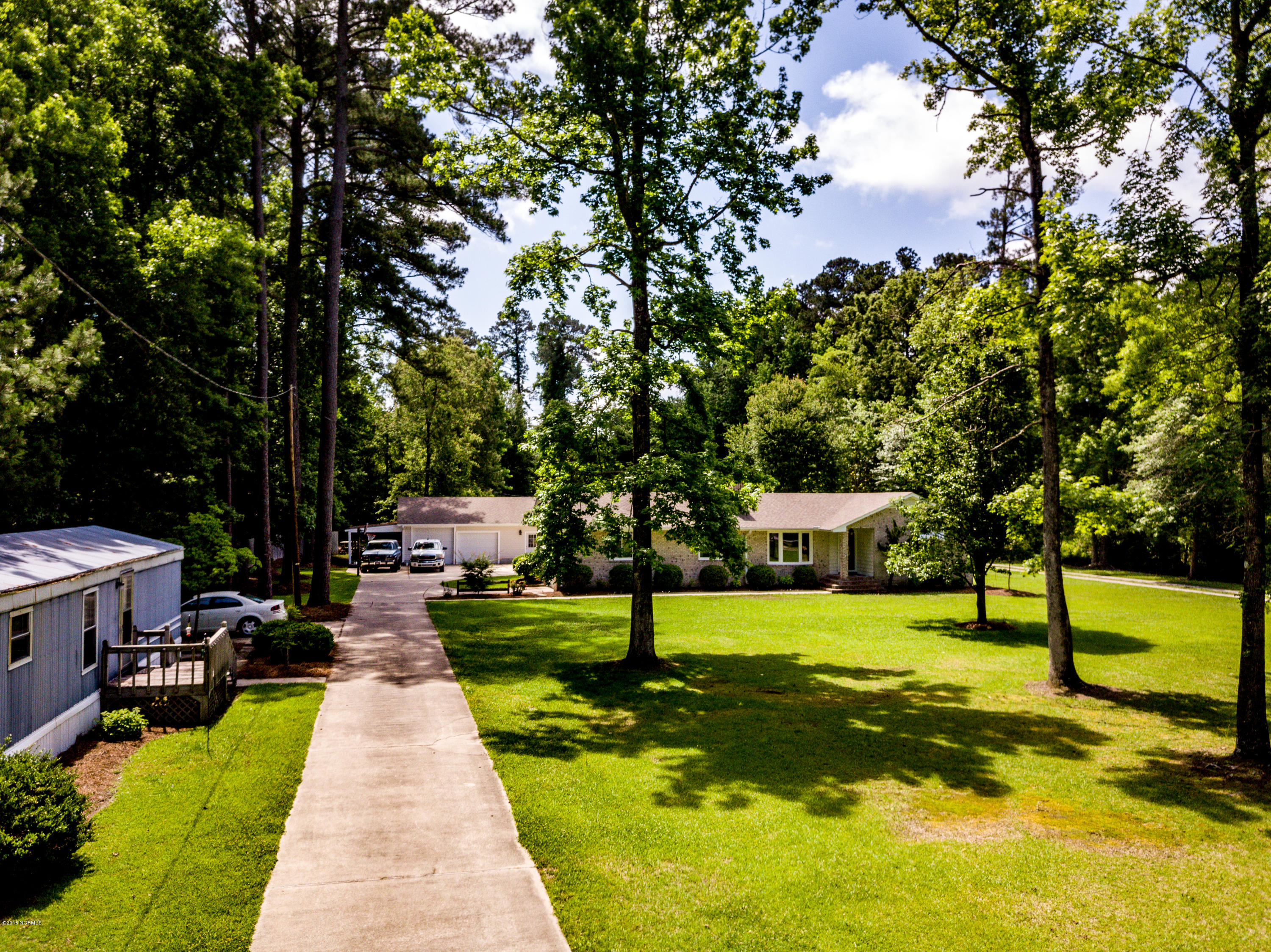 211 Fort Road New Bern, NC 28560 - Photo 34 of 35 Beautiful Yard