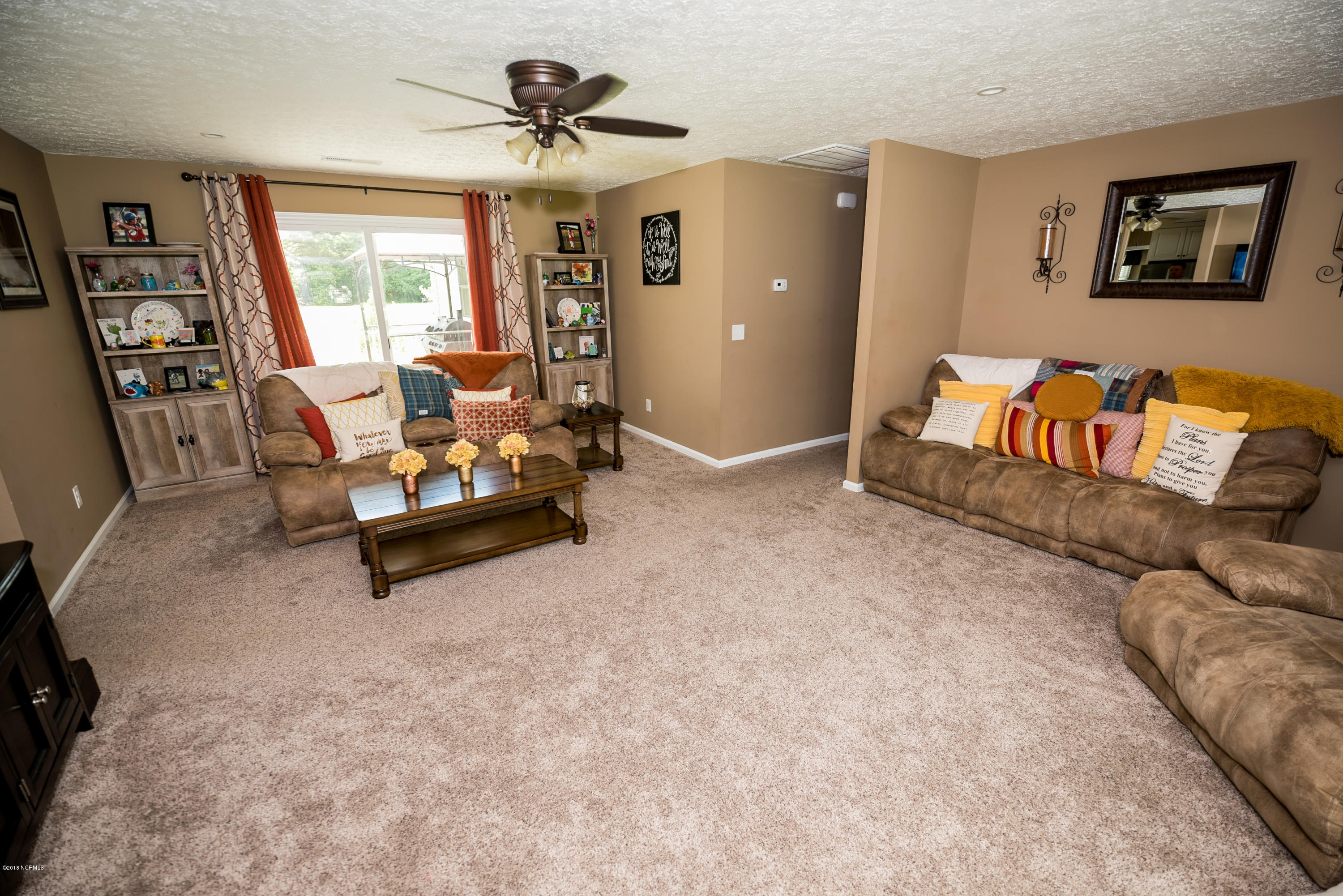 211 Fort Road New Bern, NC 28560 - Photo 5 of 35 Full Living Room