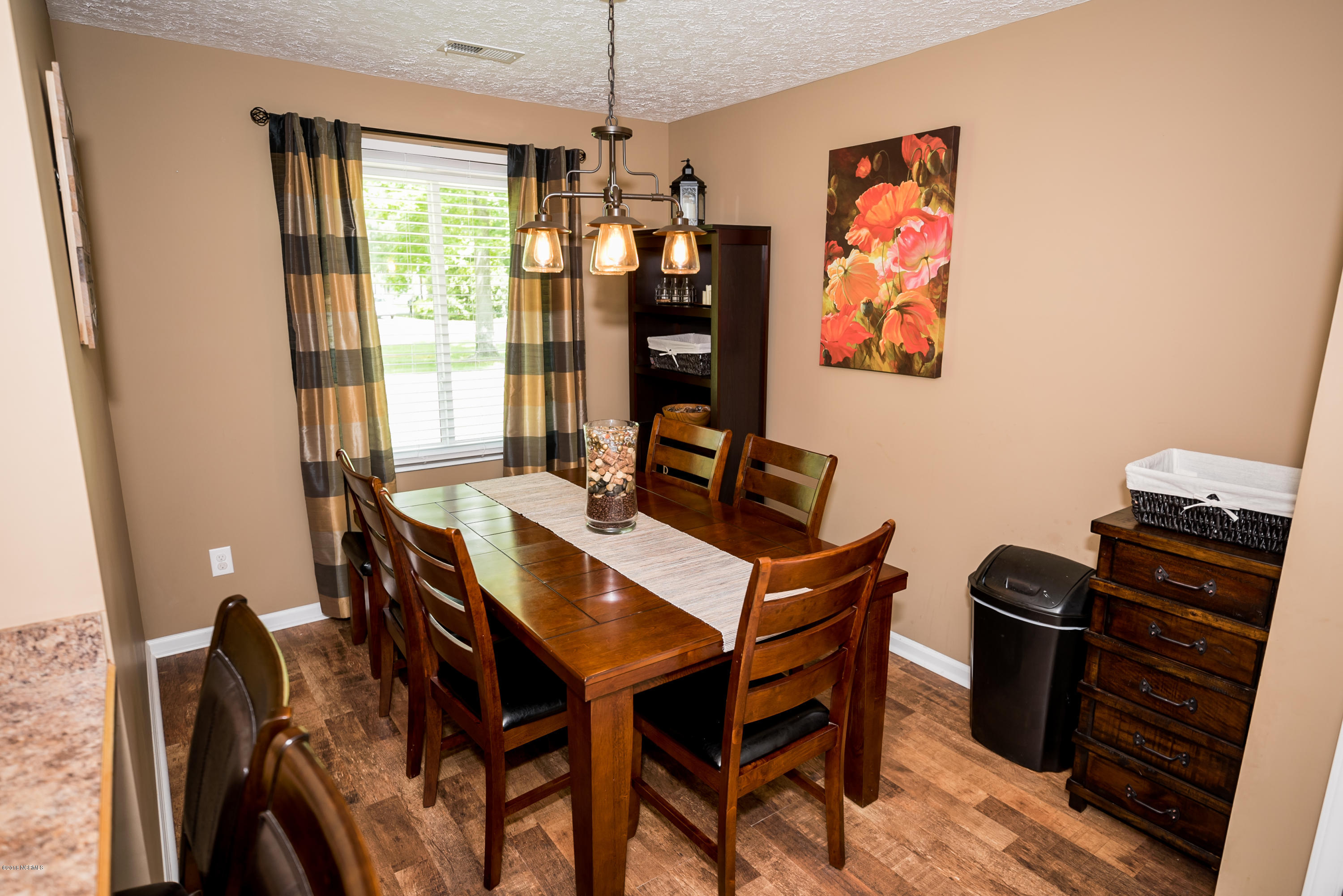 211 Fort Road New Bern, NC 28560 - Photo 9 of 35 Dining Room