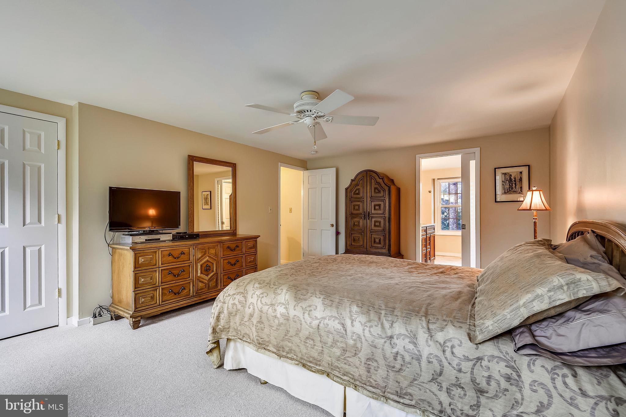 624 Shore Acres Road Arnold, MD 21012 - Photo 21 of 60 Large Master Bedroom Suite