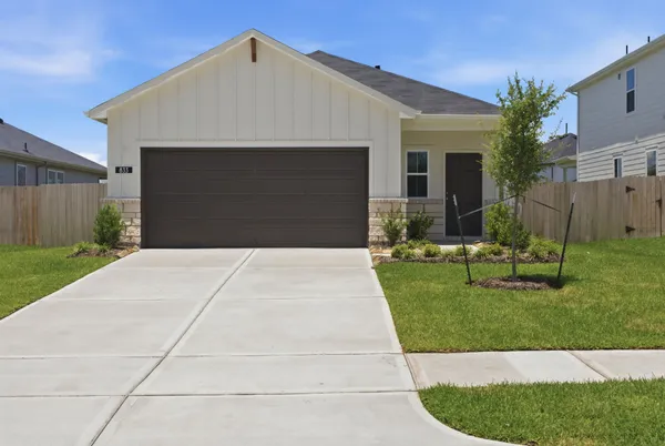 $2,200 | 833 High Mesa Lane, Montgomery, TX 77356