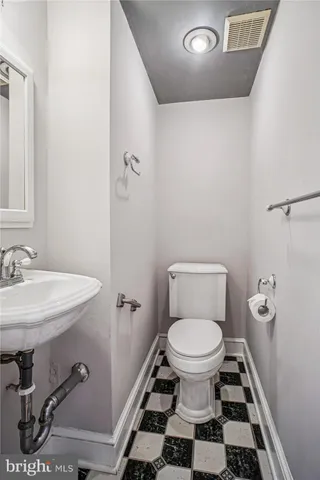 $4,550 | 1110 Jackson Court, Falls Church, VA 22046