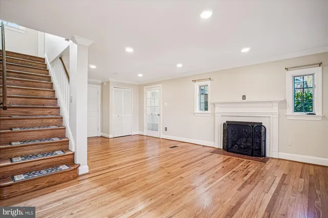 $4,550 | 1110 Jackson Court, Falls Church, VA 22046