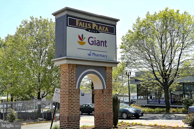 $4,550 | 1110 Jackson Court, Falls Church, VA 22046