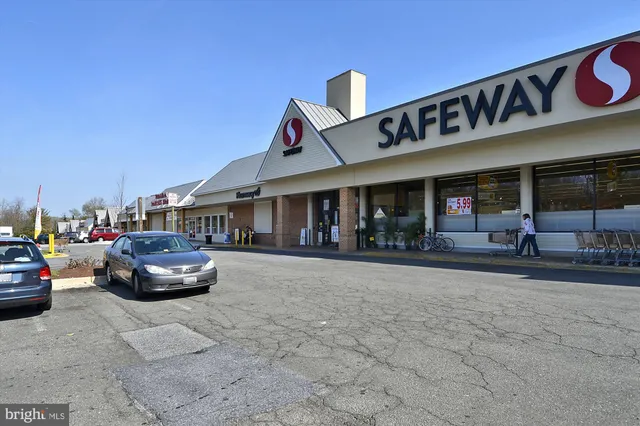 $4,550 | 1110 Jackson Court, Falls Church, VA 22046