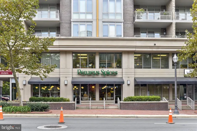 $4,550 | 1110 Jackson Court, Falls Church, VA 22046