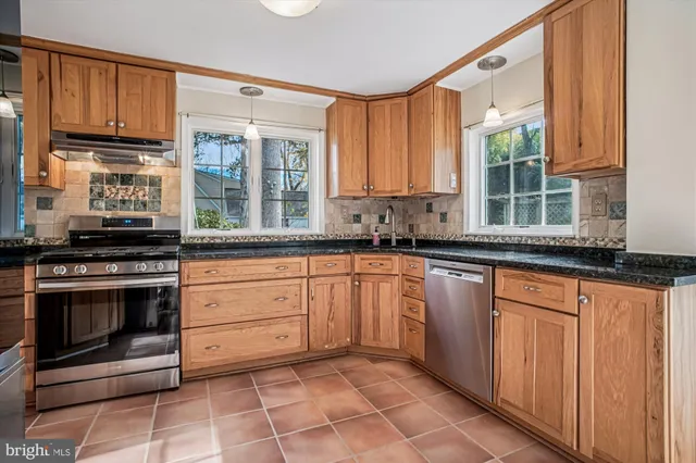 $4,550 | 1110 Jackson Court, Falls Church, VA 22046