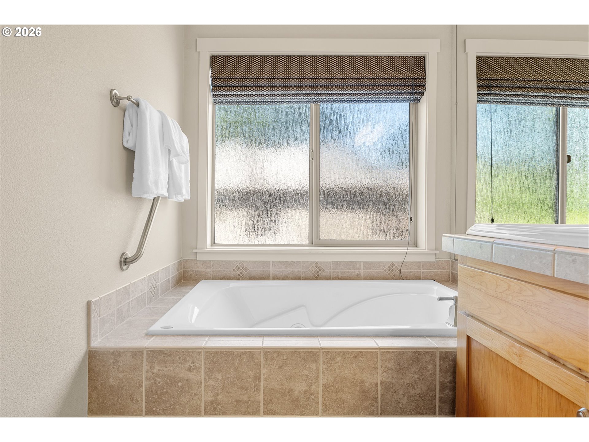 8914 Southwest Taylors Ferry Road Portland, OR 97223 - Photo 34 of 45