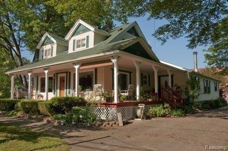 2464 sq. ft. Cape Cod style hm!