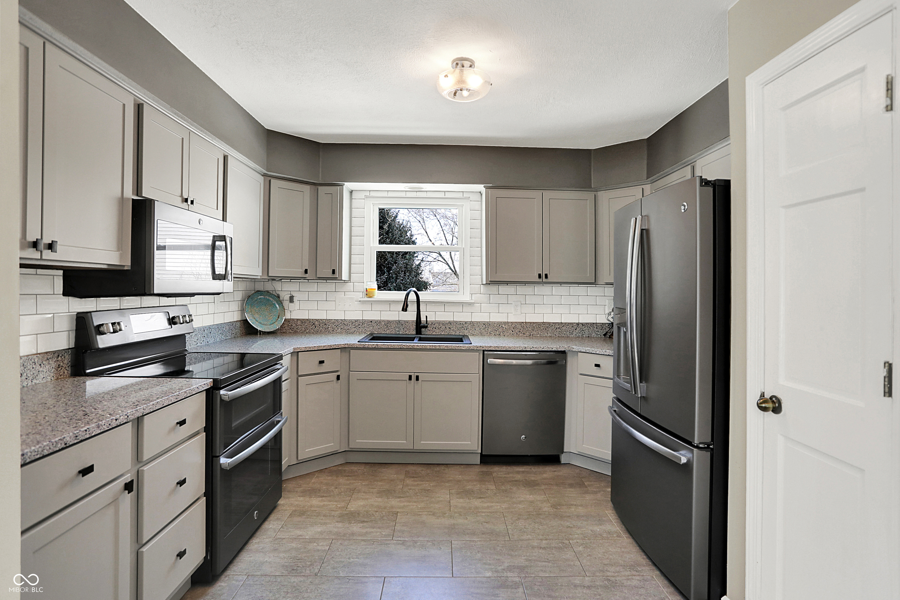 10010 Ashbury Circle Fishers, IN 46037 - Photo 11 of 53