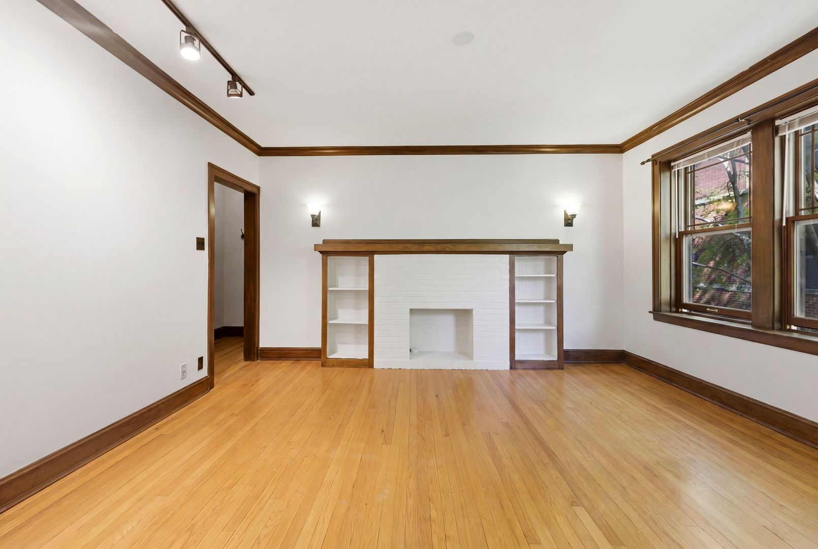 528 Sheridan Road, Unit 2A Evanston, IL 60202 - Photo 4 of 14