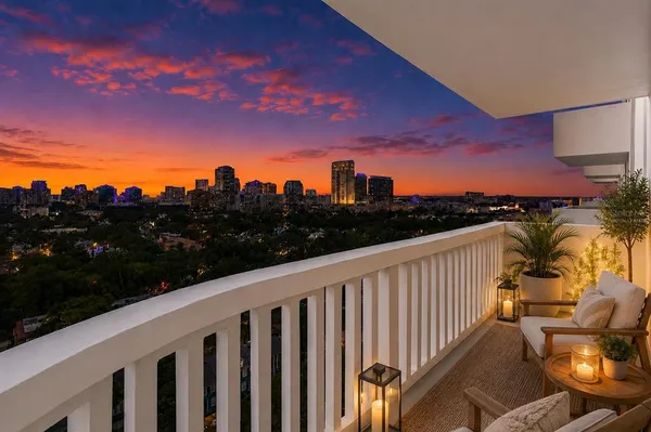 $375,000 | 400 East Colonial Drive, Unit 1609, Orlando, FL 32803