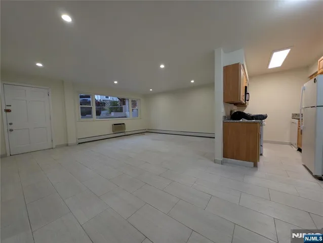 $2,050 | 456 Grand Avenue, Unit 6C, Leonia, NJ 07605