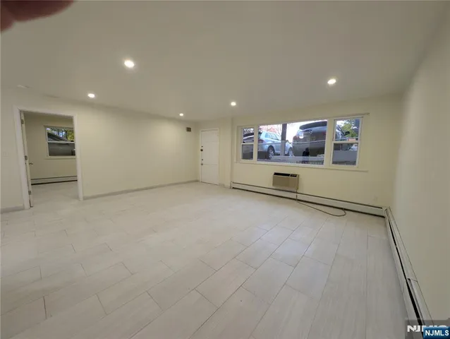 $2,050 | 456 Grand Avenue, Unit 6C, Leonia, NJ 07605