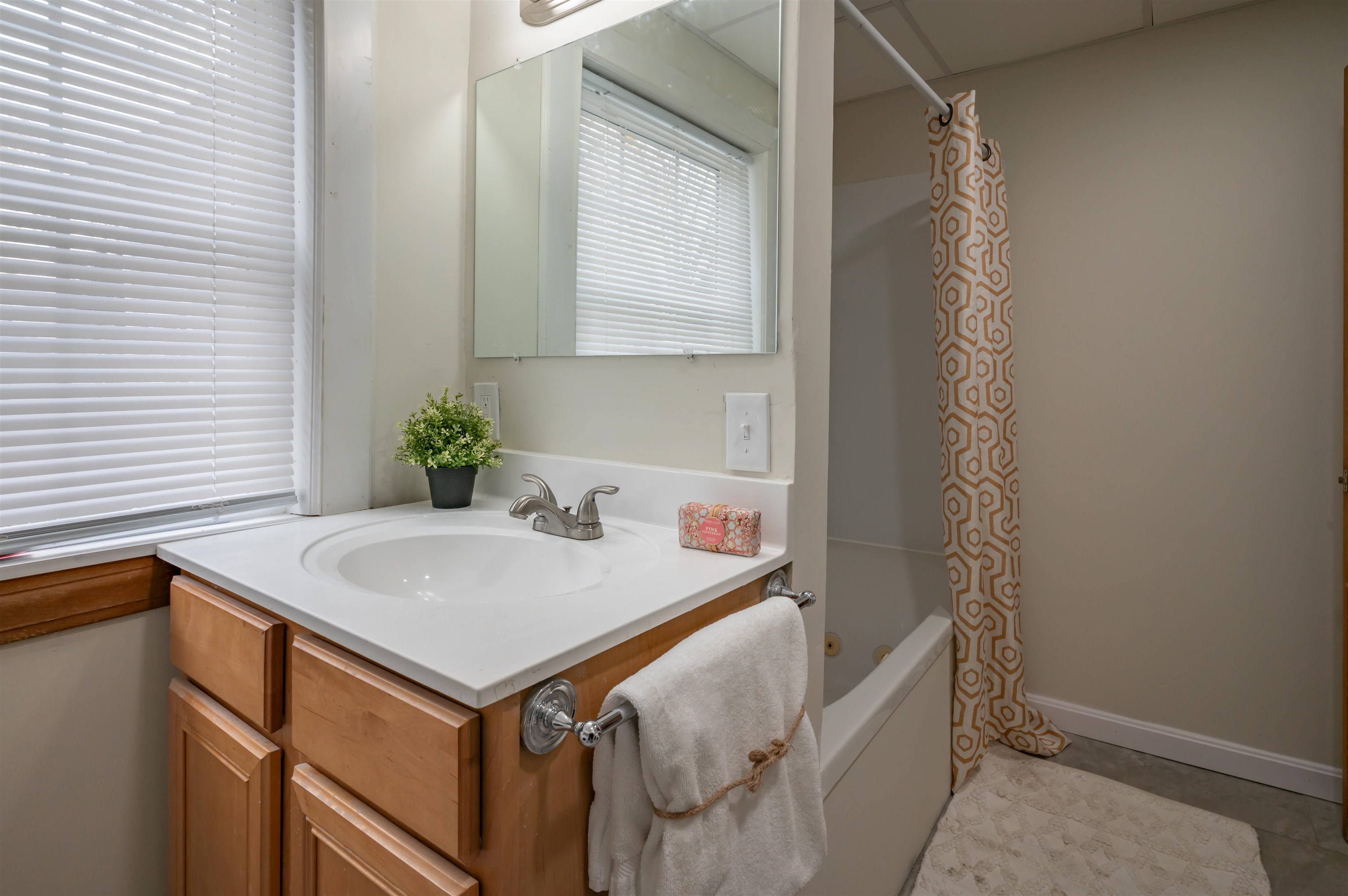 459 Central Street Manchester, NH 03103 - Photo 14 of 26