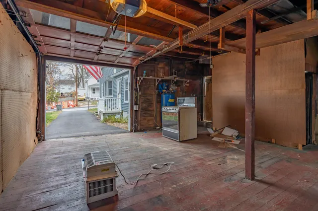 $399,900 | 459 Central Street, Manchester, NH 03103