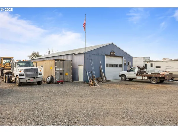 $625,000 | 32402 Shoop Lane, Hermiston, OR 97838