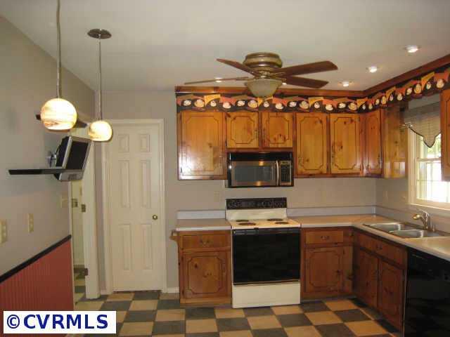 4000 Paces Ferry Road Chester, VA 23831 - Photo 5 of 12