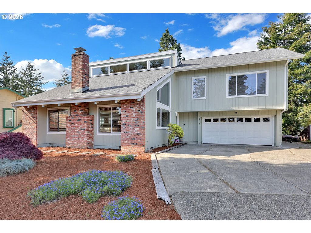 2235 10th Street Florence, OR 97439 - Photo 1 of 47