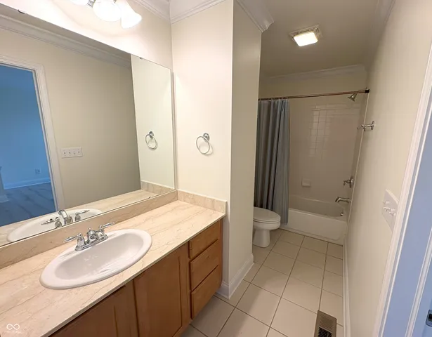 $2,100 | 949 Junction Place, Indianapolis, IN 46220