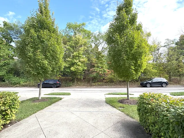 $2,100 | 949 Junction Place, Indianapolis, IN 46220