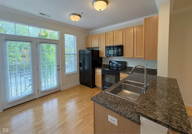 $2,100 | 949 Junction Place, Indianapolis, IN 46220