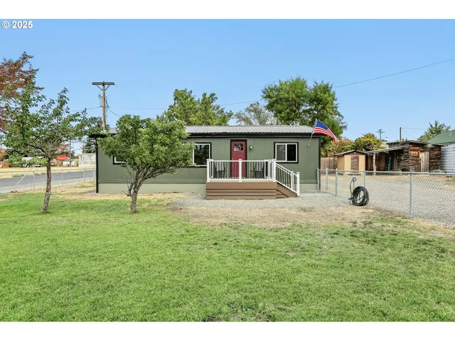 $205,000 | 301 East Court Street, Condon, OR 97823