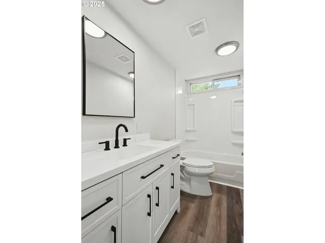 $205,000 | 301 East Court Street, Condon, OR 97823