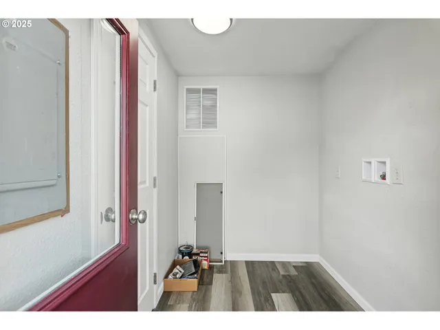 $205,000 | 301 East Court Street, Condon, OR 97823