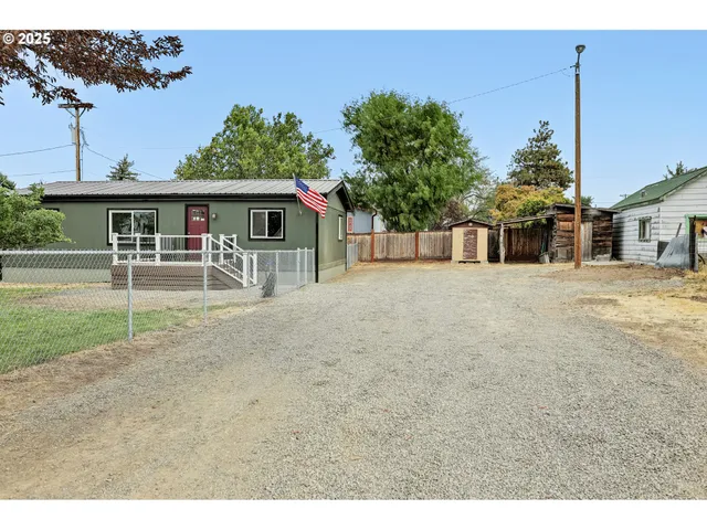 $205,000 | 301 East Court Street, Condon, OR 97823